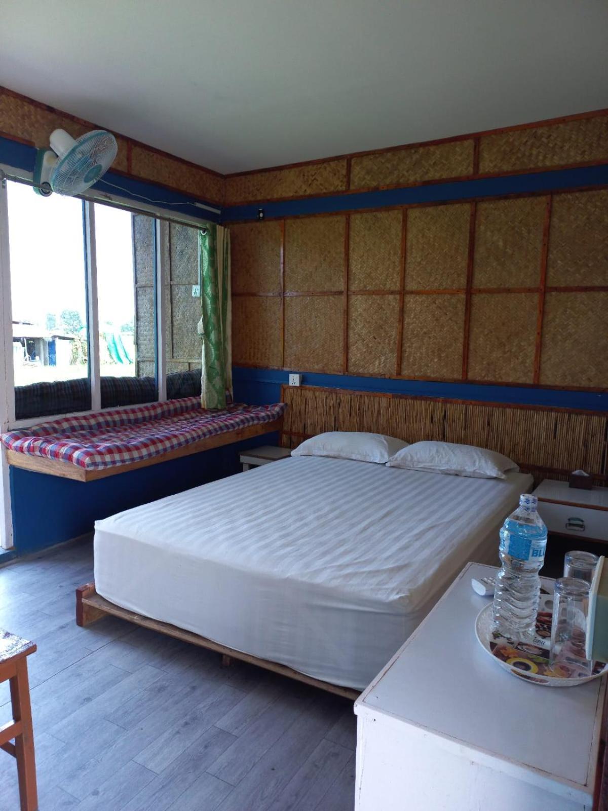 Hippies Colony - Travellers Home Sauraha Eksteriør bilde